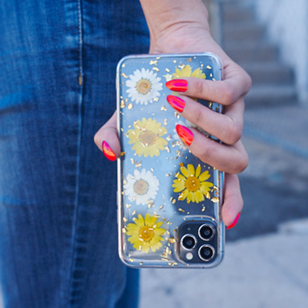 Real Flowers Yellow Flake Case IPhone 13